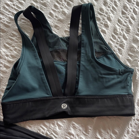 Set lululemon athletica Teal and Black leggings and sports bra - Picture 8 of 13